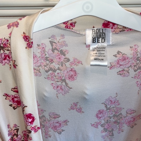 Floral Robe - Picture 2 of 3